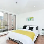 Saco Liverpool Street - Strype Street