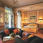 John Howard Hotel