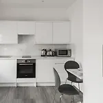 Smart Stay Swiss Cottage