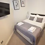 Apt 2, Soho Apartments 1St Floor By Indigo Flats