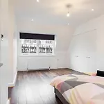 Fleet Street Apartment 4