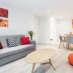 Stayo New Compton Street