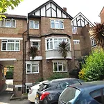 Acton Town Hotel