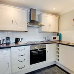 No.6 Beautifully Presented Seafront Apartment