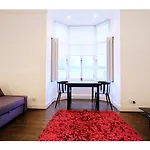 Edgware Rd, Paddington Spacious Apartment Sleeps 4