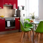 Apt 2, Opera House By Indigo Flats