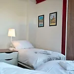 Acorn - Kamen House Apartments