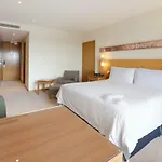 Canary Riverside Plaza Hotel