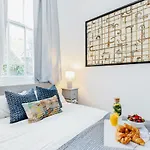 Bright & Spacious 4Beds Home - Kensington High Street-Olympia
