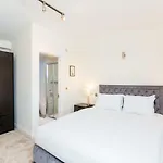 Regent Canalside Apartments