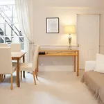 Victoria Station Apartment