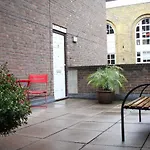 Odhams Walk