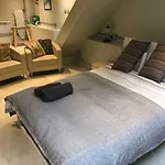 Hoxton Subterranean Appartment
