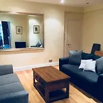 Large 2 Bedroom 2 Bathroom Apartment In Westminster