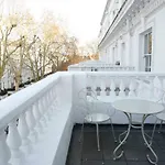 Beautiful One Bedroom Apartment Walking Distance To Paddington And Hyde Park
