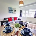 Kingswood Apartment