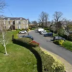 Princess Park Manor Shared Luxury Apartment