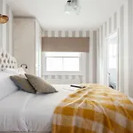The South Kensington Mews - Lovely 5Bdr Home