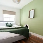 The South Kensington Mews - Lovely 5Bdr Home