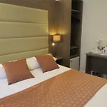 Glendale Hyde Park Hotel
