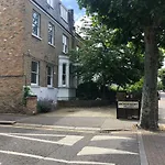 118 Brondesbury Road Apartments