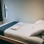 Hotel Quality Stay,2 Bed Apartment Near The City Centre, 2Min Walk From Metro Station
