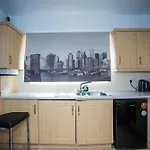 Modern 2 Bedroom Apartment