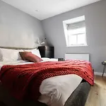 The Norfolk Maisonette - Lovely 4Bdr Mews