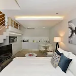 Luxury Modern Split Level 2Br Covent Garden Apt