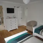 The Oaks Guest House