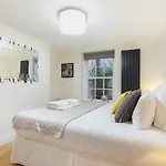 Luxury Apartment, Next To Paddington Station!