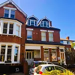 Mapesbury Lodge