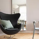 The Holland Park Escape - Modern & Central 2Bdr Flat