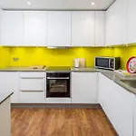 Stunning Flat With Garden In West London
