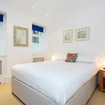 Veeve - South Kensington Garden Apartment
