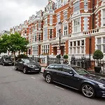 Veeve - South Kensington Garden Apartment