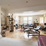 Stylish Family Home In Battersea Vr