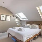 Stylish Family Home In Battersea Vr