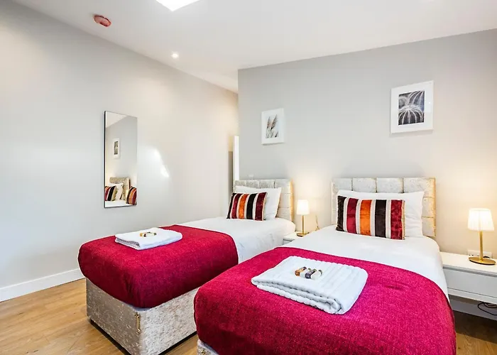 South Woodford 2 Bed En-Suite House