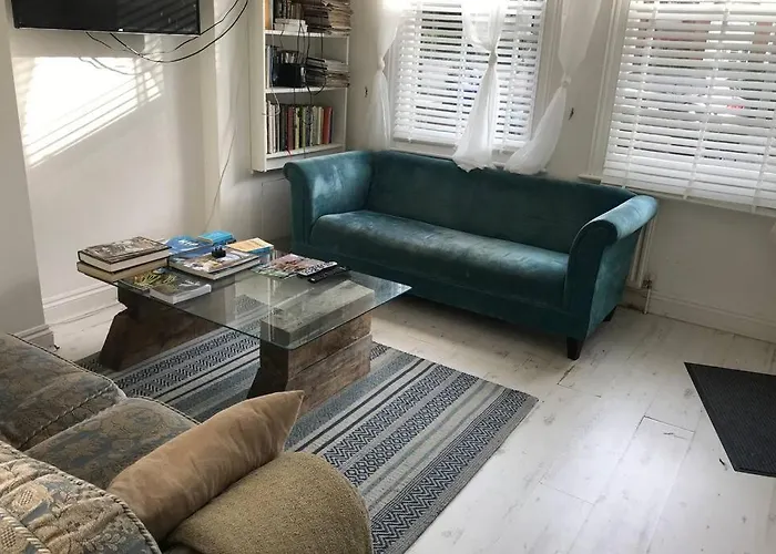 2 Bed Lovely Garden Flat Nr Wandsworth Common