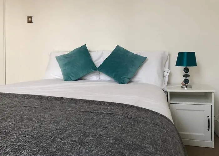 Eurostar Budget Rooms - Next To Kings Cross & Eurostar Train Station