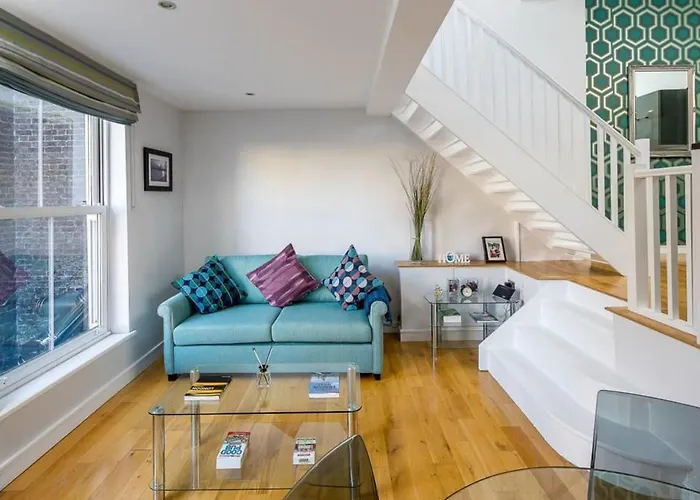 Spacious Duplex Near West Hampstead 4 Minutes To Tube