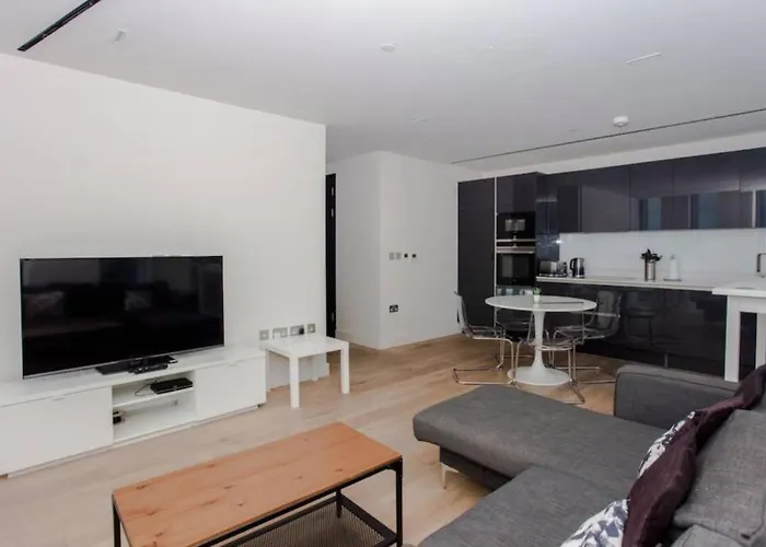 Modern London Apartment With City Views