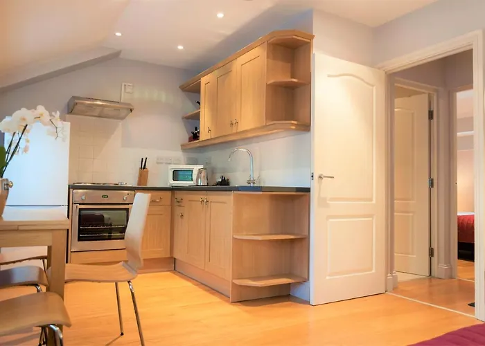12 London Street Apartments