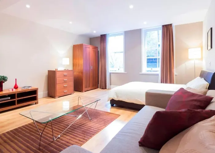 10 Eagle Court, Farringdon