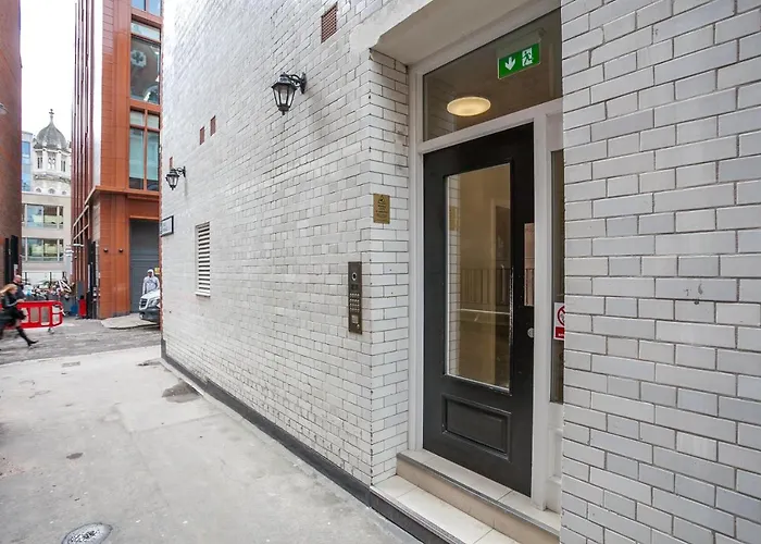 One Bed Serviced Apt Near Holborn In Chancery Lane