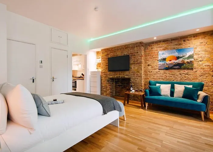 The Lovely Longridge Road Apartment