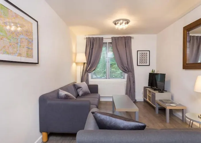 Modern 2 Bedroom Apartment In Zone 1