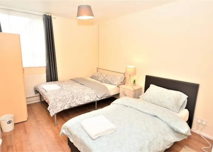 Spacious 2Bedroom Condo With Patio By Excel Centre