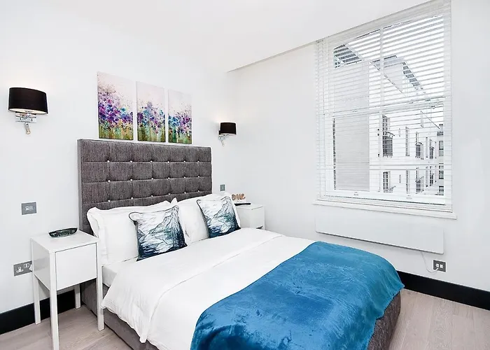 Heinze Flat 402 - One Bedroom Fourth Floor Flat By City Living London